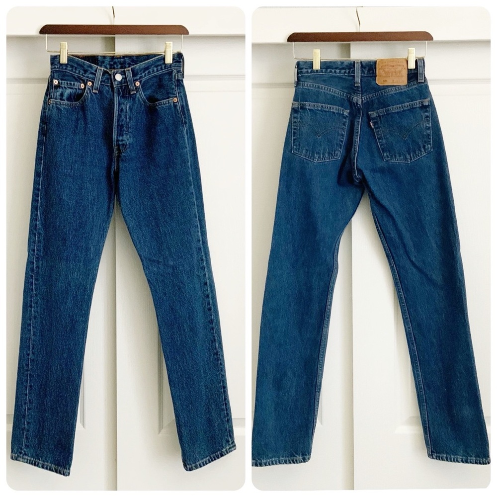 Vintage Levi’s 501 - 26X30 Women’s - Button Fly - Mid Wash - Straight -💯 Cotton